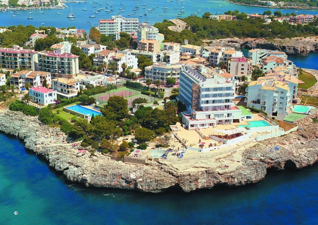 Js Cape Colom (Adults Only 18+)