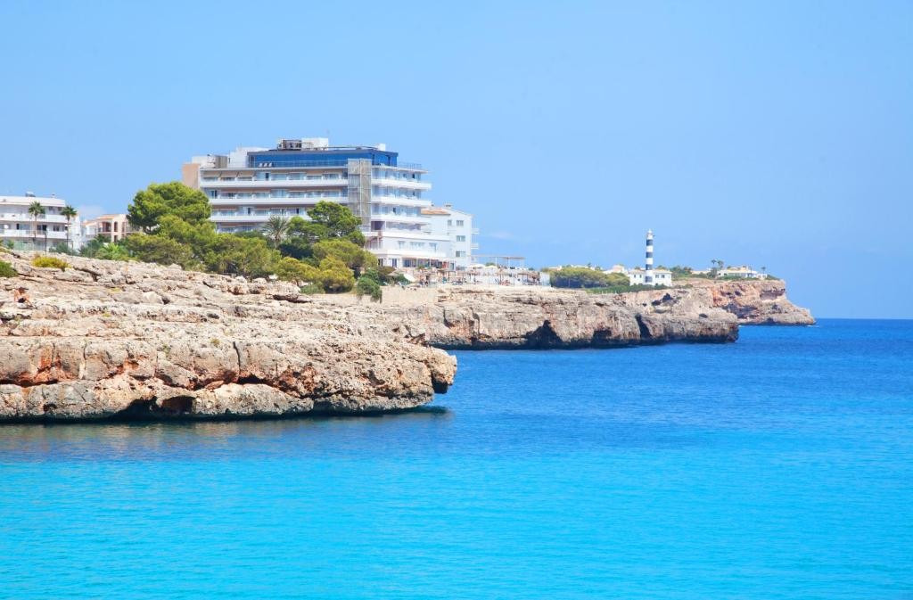 Js Cape Colom (Adults Only 18+)