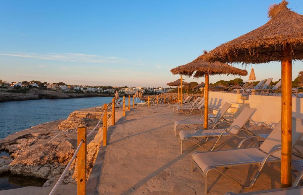 Js Cape Colom (Adults Only 18+)