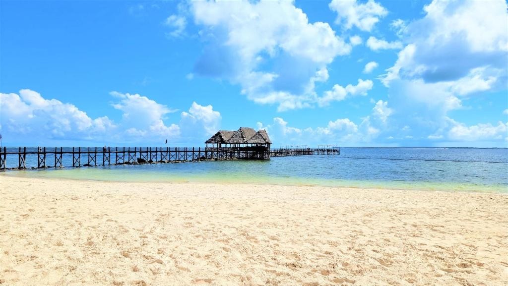 PARADISE BEACH RESORT