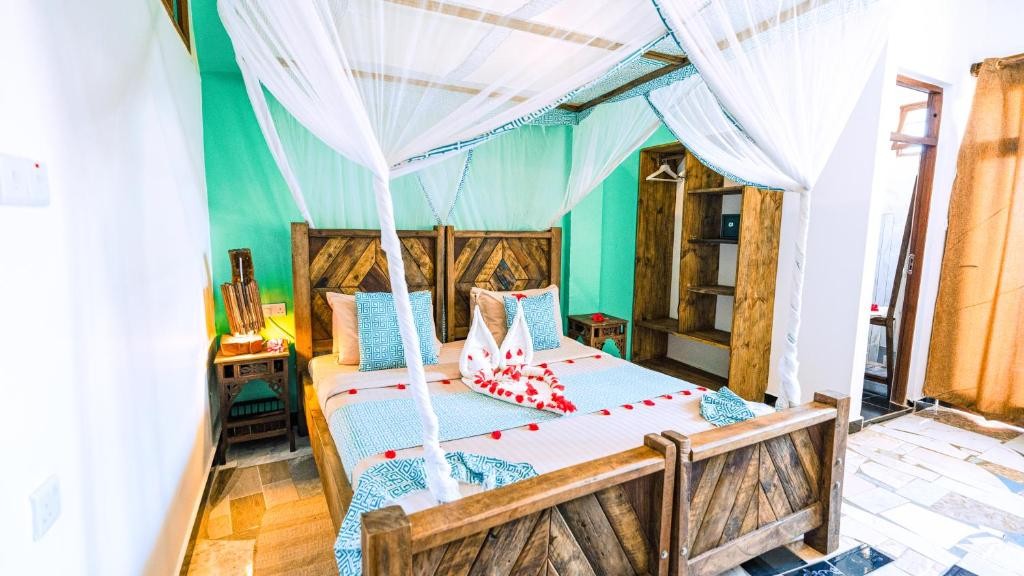 PARADISE BEACH RESORT