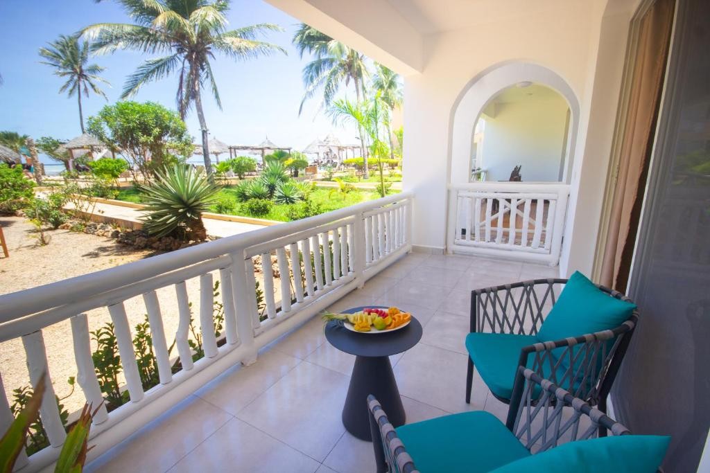 REEF AND BEACH RESORT