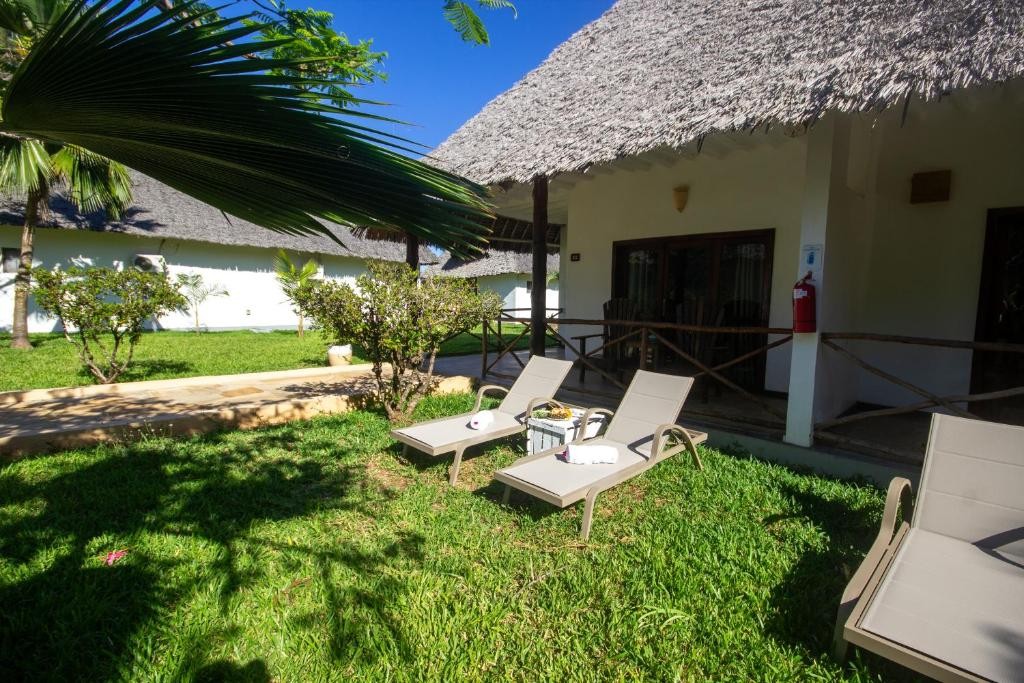 REEF AND BEACH RESORT