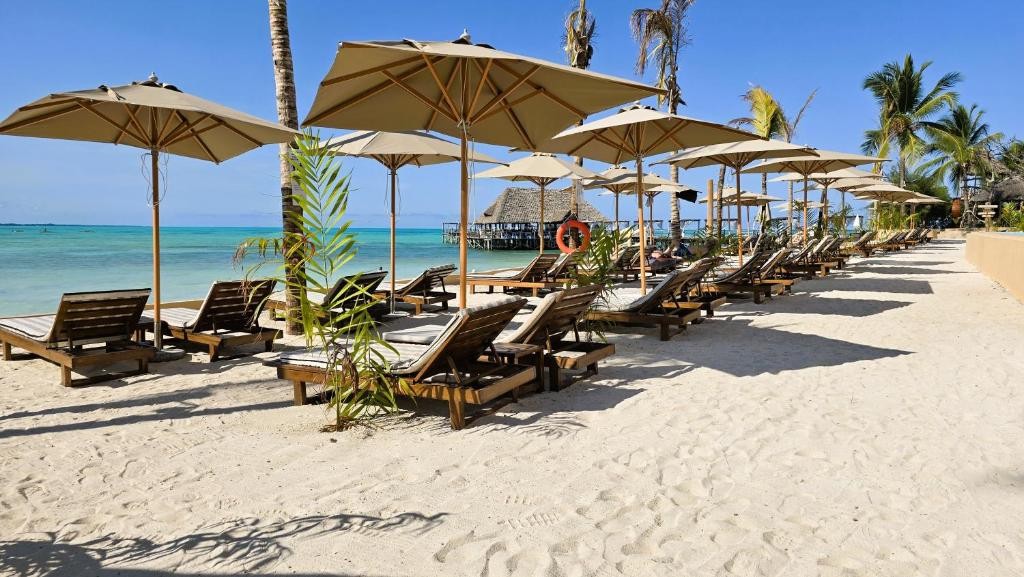 REEF AND BEACH RESORT