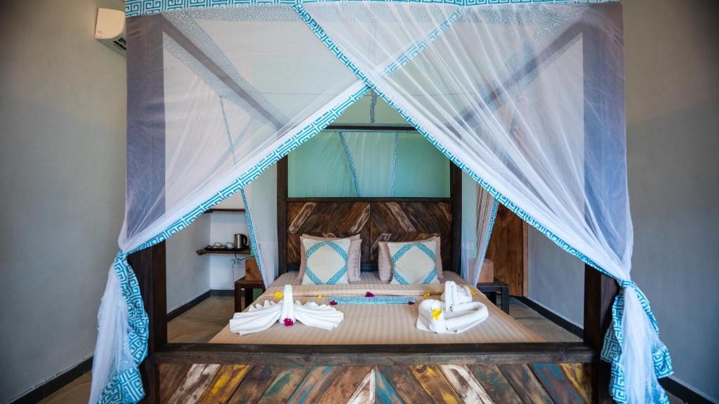 REEF AND BEACH RESORT