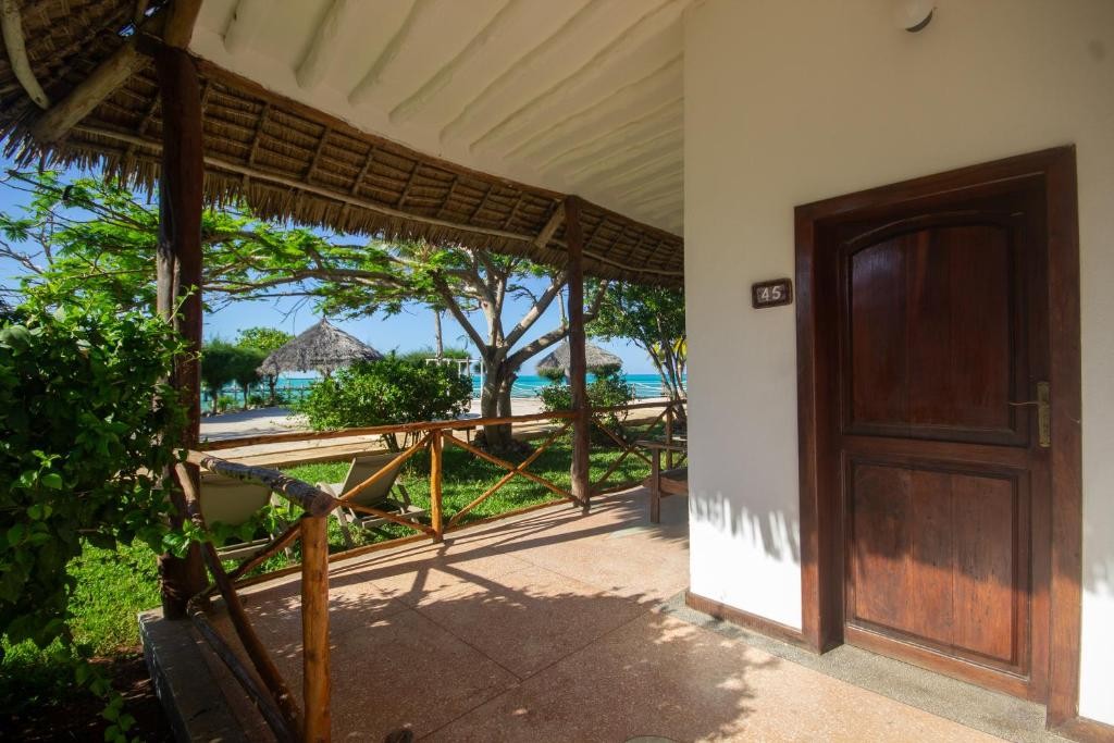 REEF AND BEACH RESORT