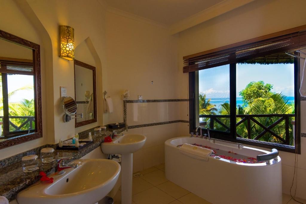 SEA CLIFF RESORT AND SPA