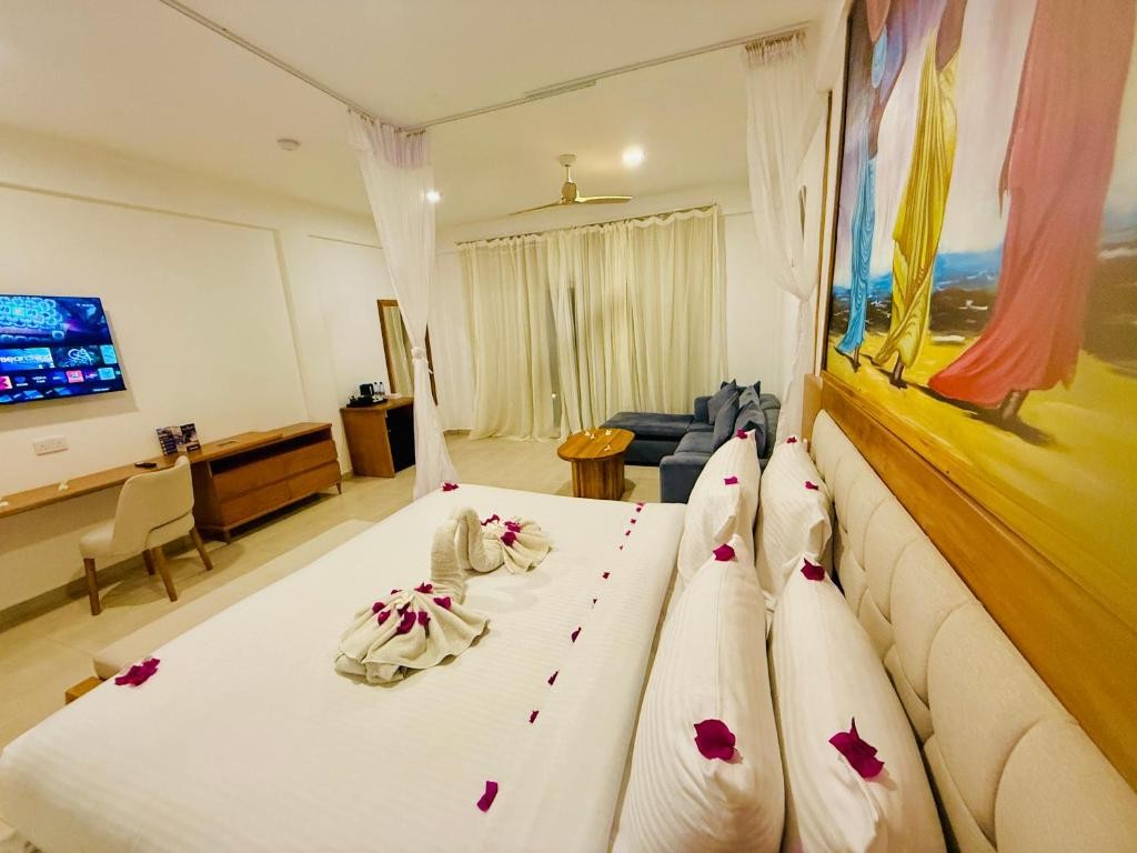 ROYAL MANDARIN HOTEL AND RESORT