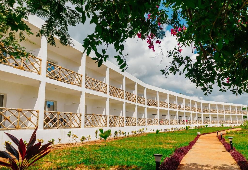ROYAL MANDARIN HOTEL AND RESORT