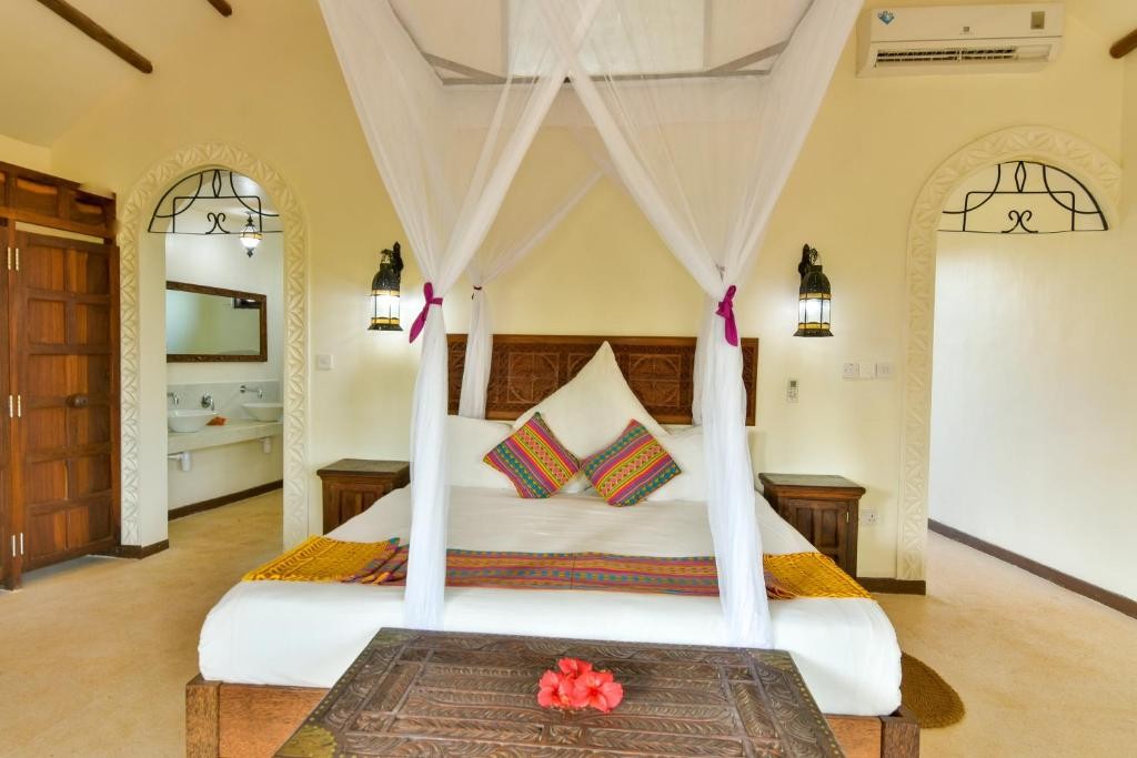 KENA BEACH HOTEL
