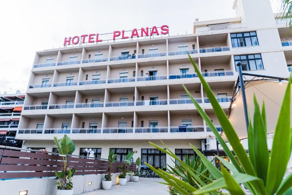 Planas Hotel