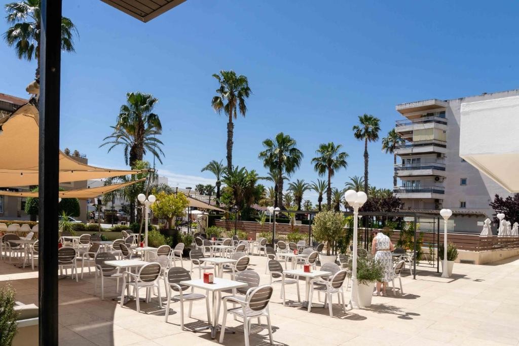 Planas Hotel