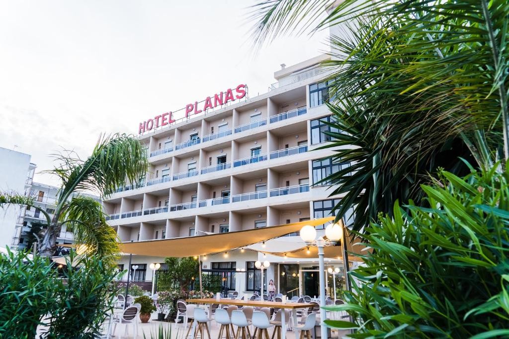 Planas Hotel