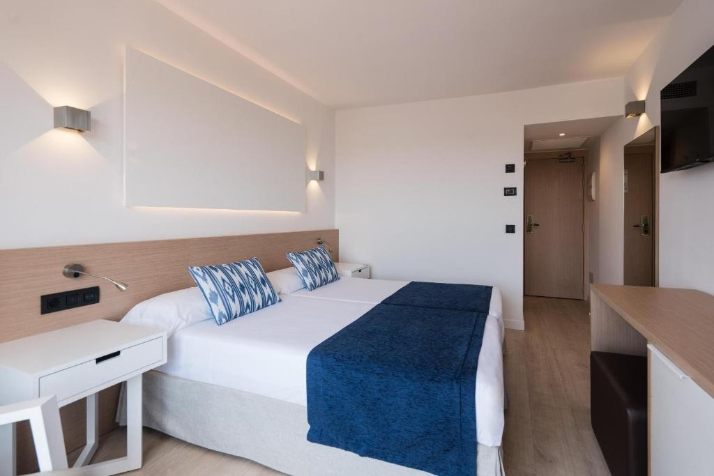 THB Felip (Adults Only +18 Y.o)