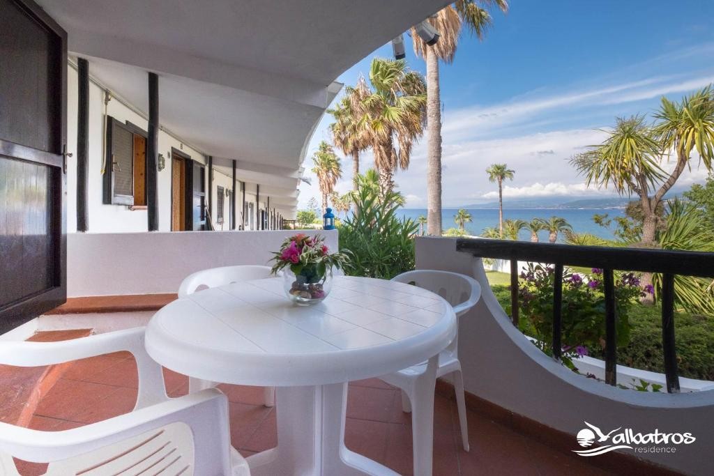 ALBATROS RESIDENCE - BRIATICO