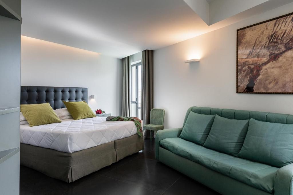 RADA SIRI HOTEL