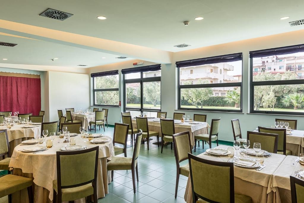 RADA SIRI HOTEL