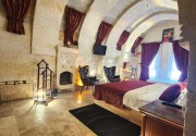 MEMORIES CAVE HOUSE