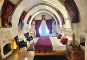 MEMORIES CAVE HOUSE