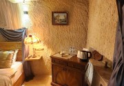 MEMORIES CAVE HOUSE