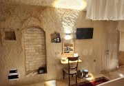 MEMORIES CAVE HOUSE