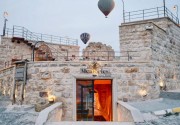MEMORIES CAVE HOUSE