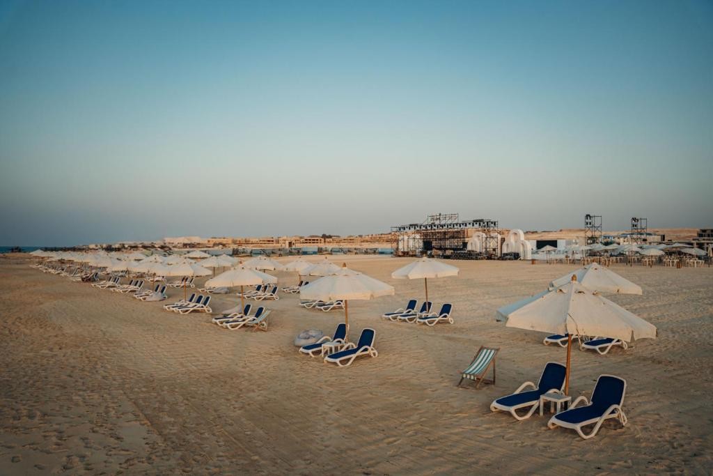 Azur White Resort