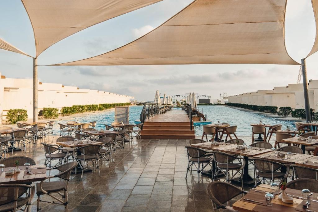 Azur White Resort