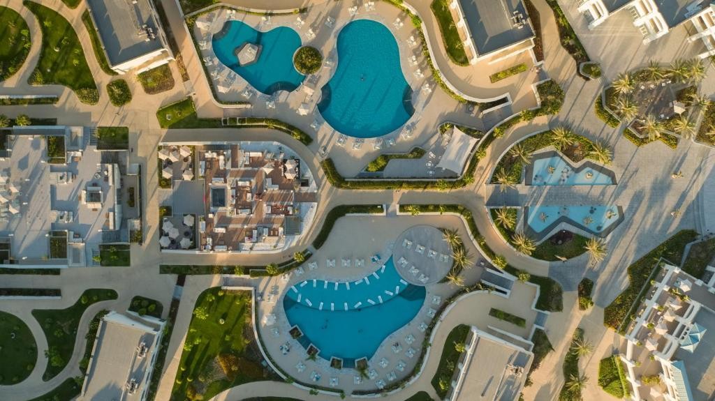 Cleopatra Luxury Resort – North Coast