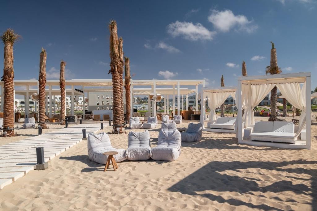 Cleopatra Luxury Resort – North Coast