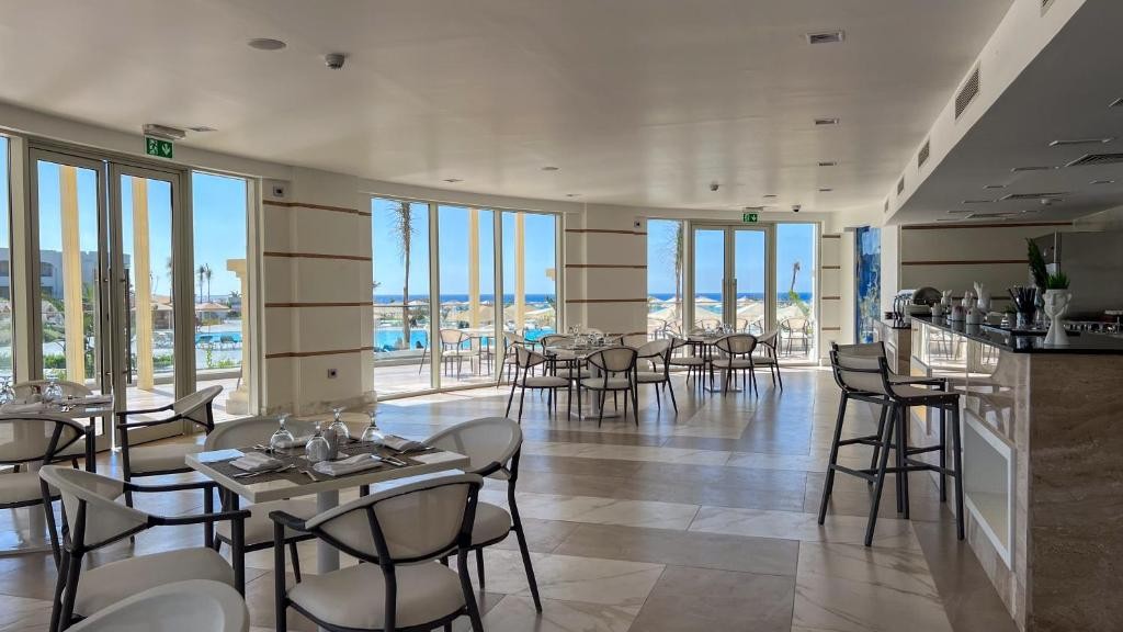 Cleopatra Luxury Resort – North Coast