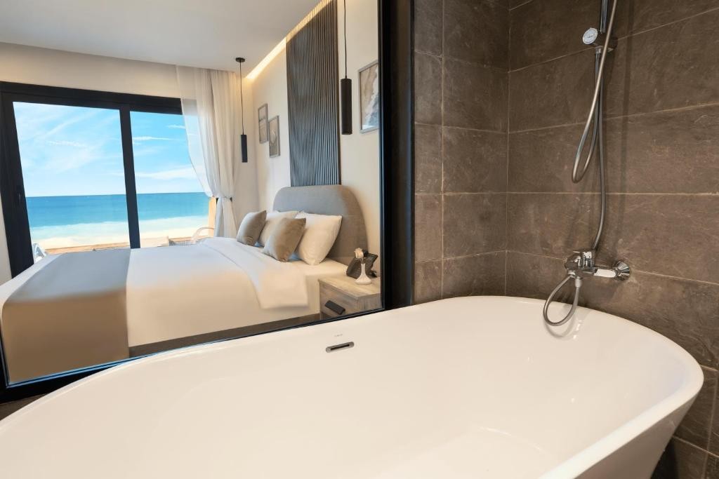 Concha Beach Hotel