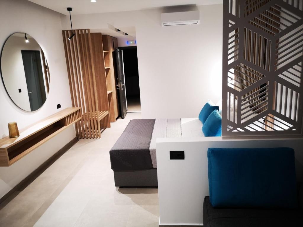 Zoes Hotel