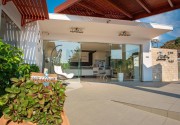 Zoes Hotel