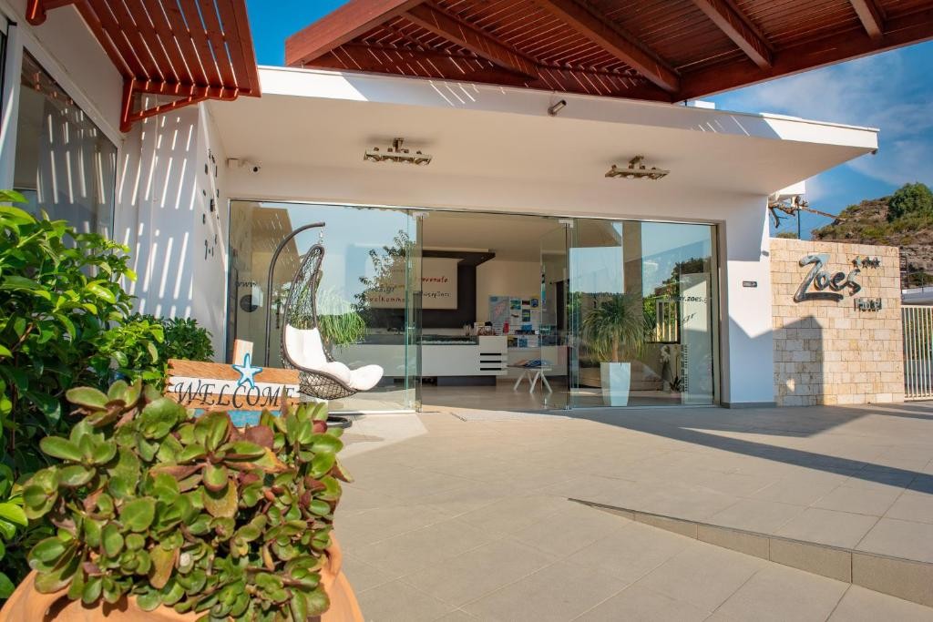 Zoes Hotel