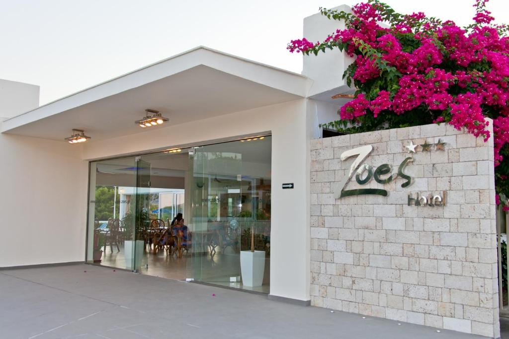 Zoes Hotel
