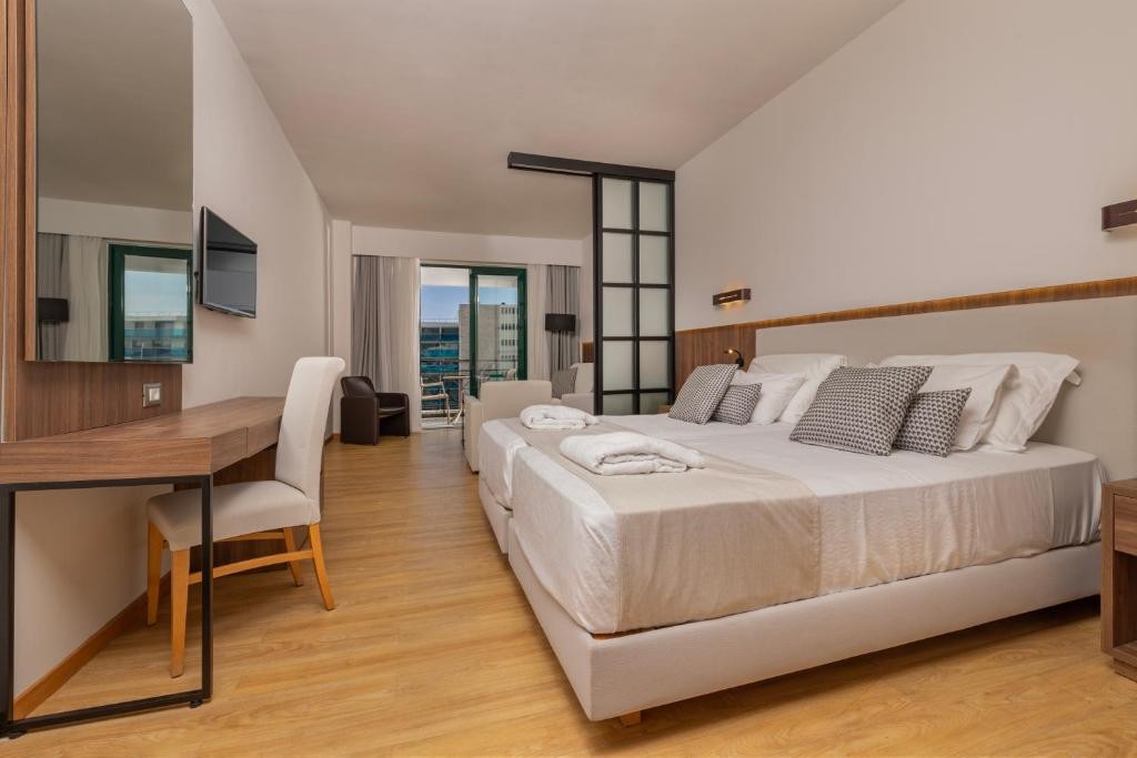 Calypso Palace Hotel