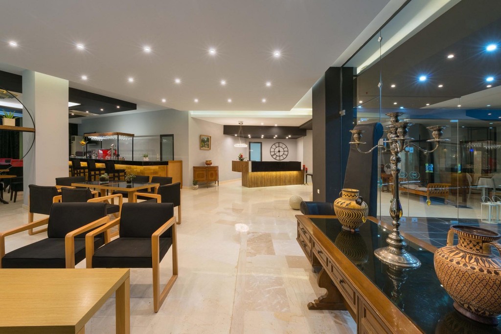 Gq Hotel & Club (Adults Only +13)