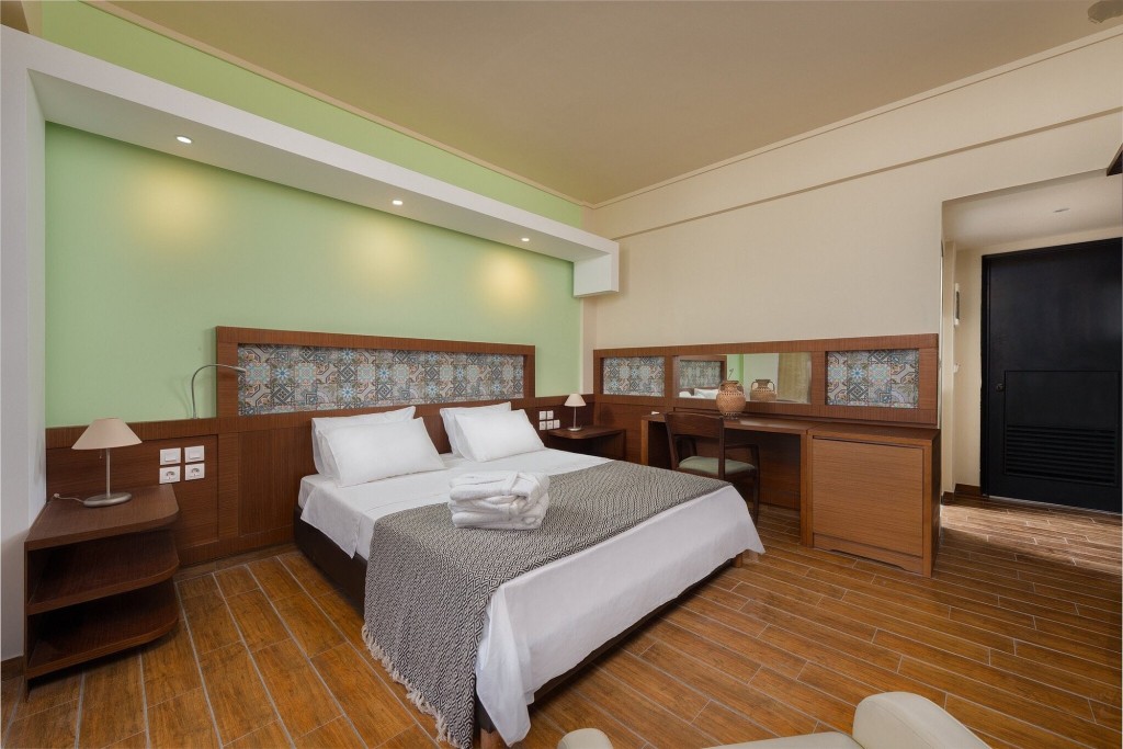 Gq Hotel & Club (Adults Only +13)