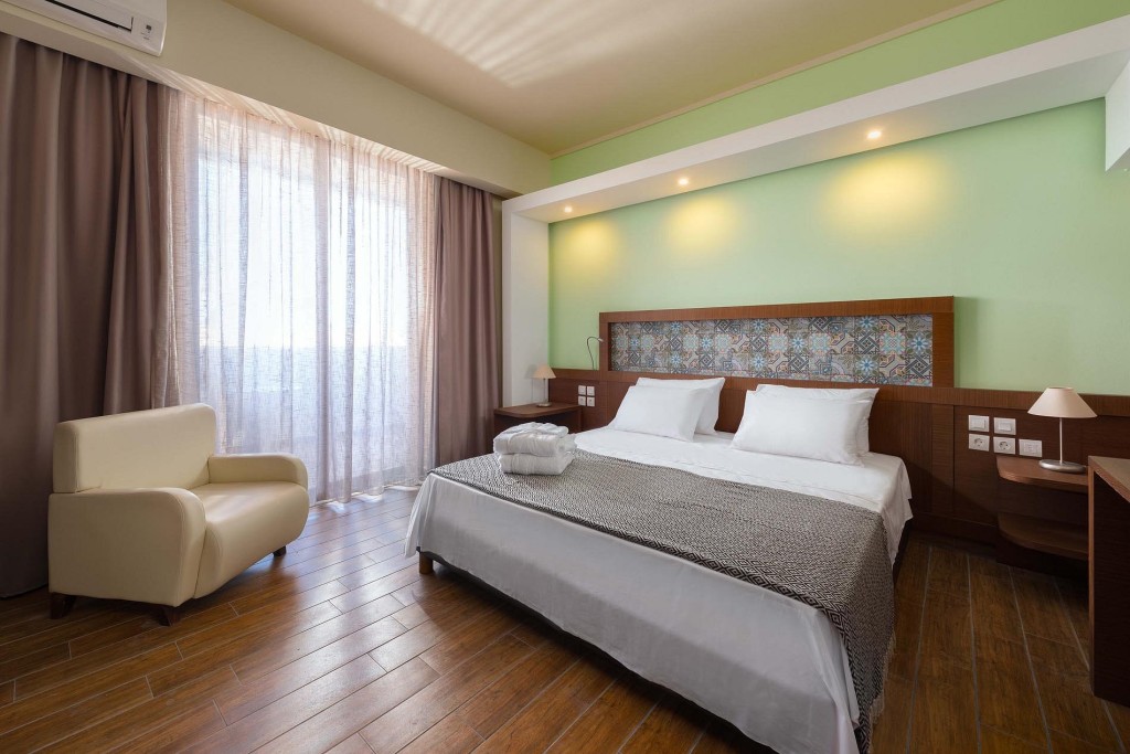 Gq Hotel & Club (Adults Only +13)