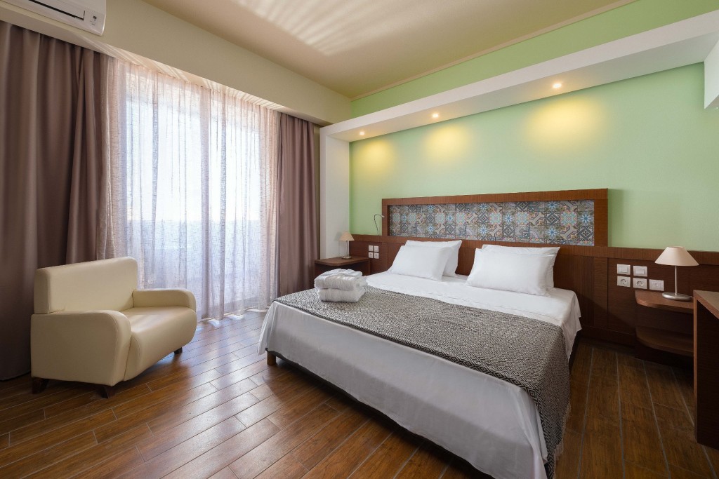 Gq Hotel & Club (Adults Only +13)