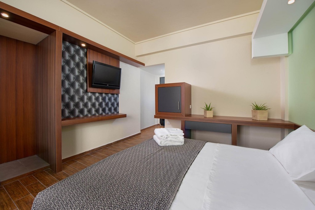 Gq Hotel & Club (Adults Only +13)