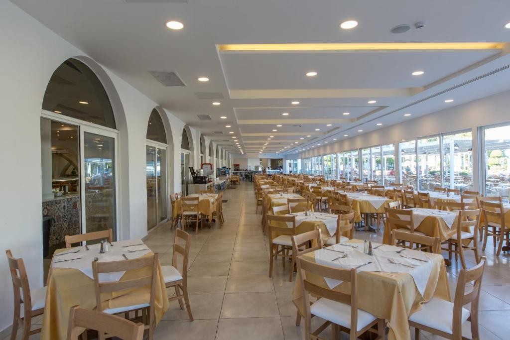 Maris Sol Sun Palace Hotel