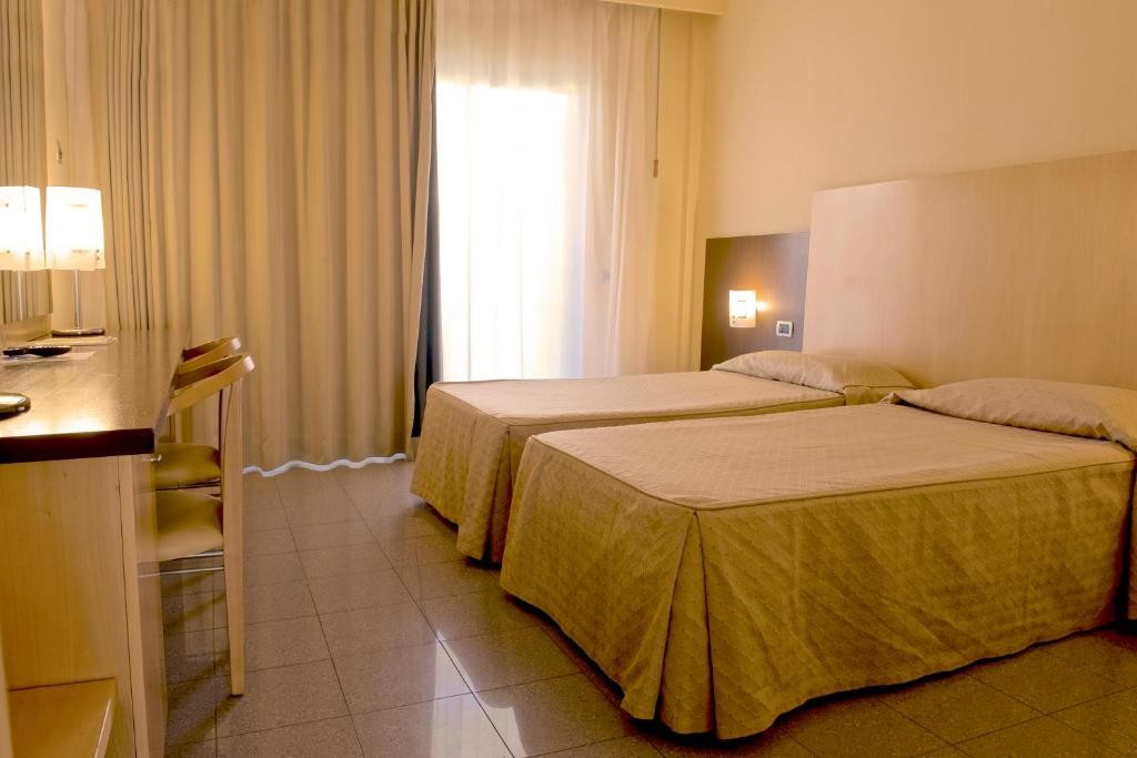 ALBERGO MEDITERRANEO