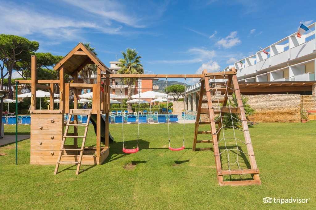 ALBERGO MEDITERRANEO