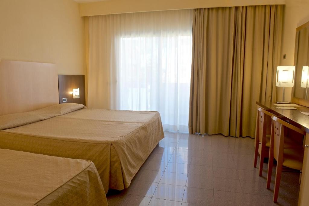 ALBERGO MEDITERRANEO
