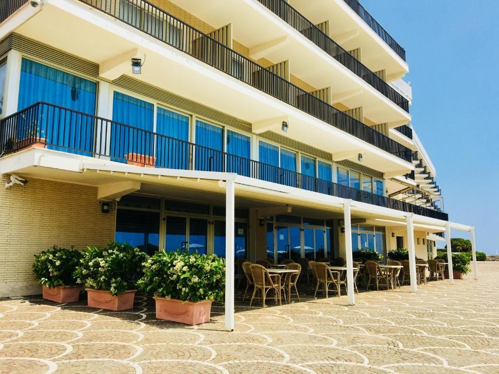 GRAND HOTEL L'APPRODO