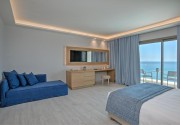 AMADA COLOSSOS RESORT