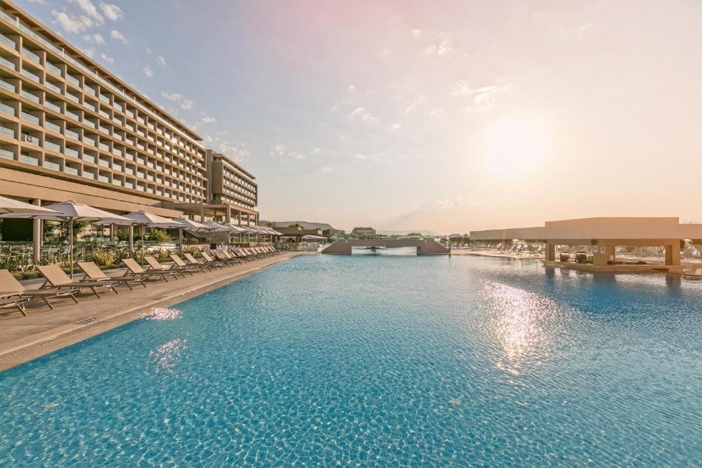 AMADA COLOSSOS RESORT