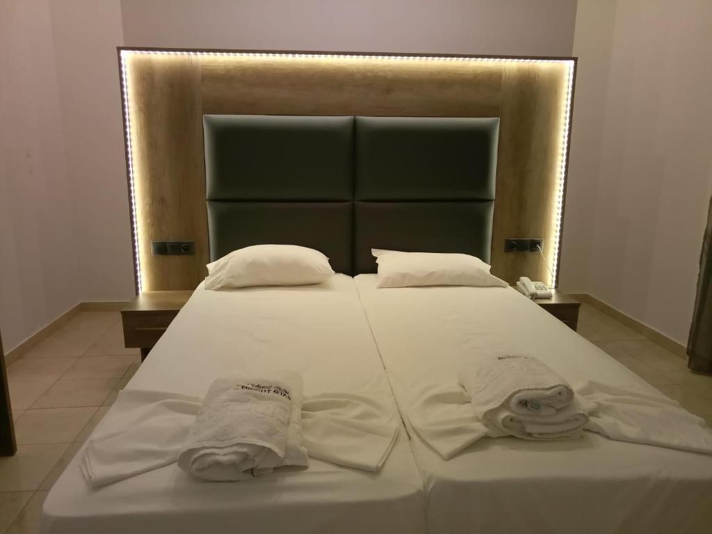 Bright Star Apartments